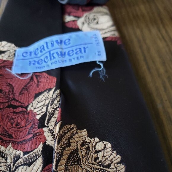 Creative Neckwear 4 Inch Wide Black With Flower Design Necktie Tie - Picture 4 of 4